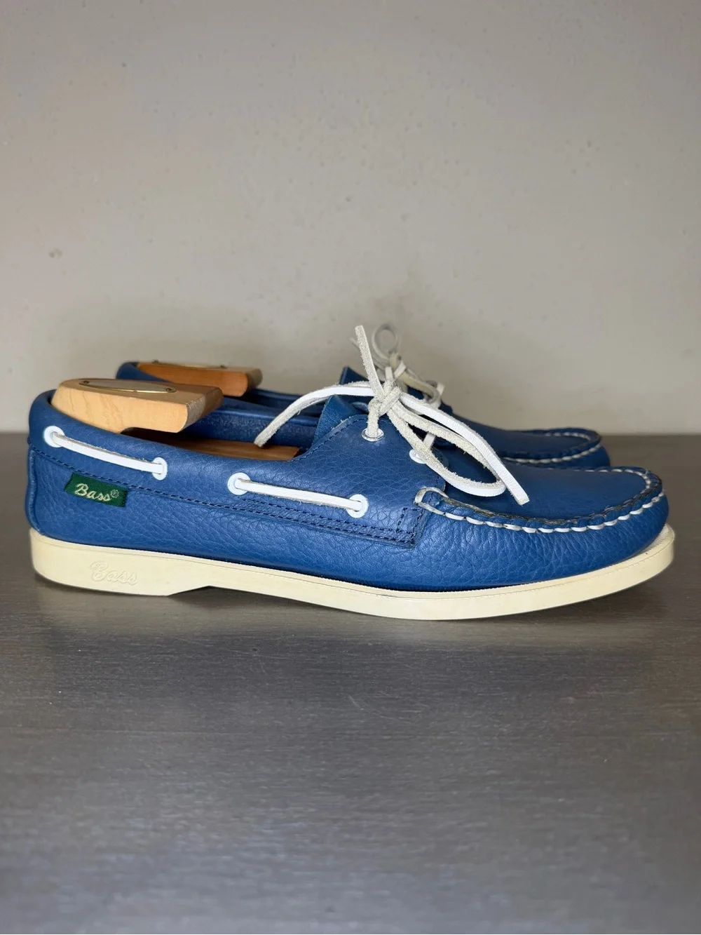 Vintage Bass  Boaters Leather Shoes Made In Taiwan Size 9.5 Great Condition